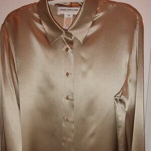 JONES NEW YORK 100% SILK BLOUSE LONG SLEEVES SHIRT TAIL HEM LIGHT TAUPE SZ 10